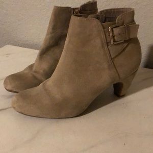 Sam & Libby Suede booties